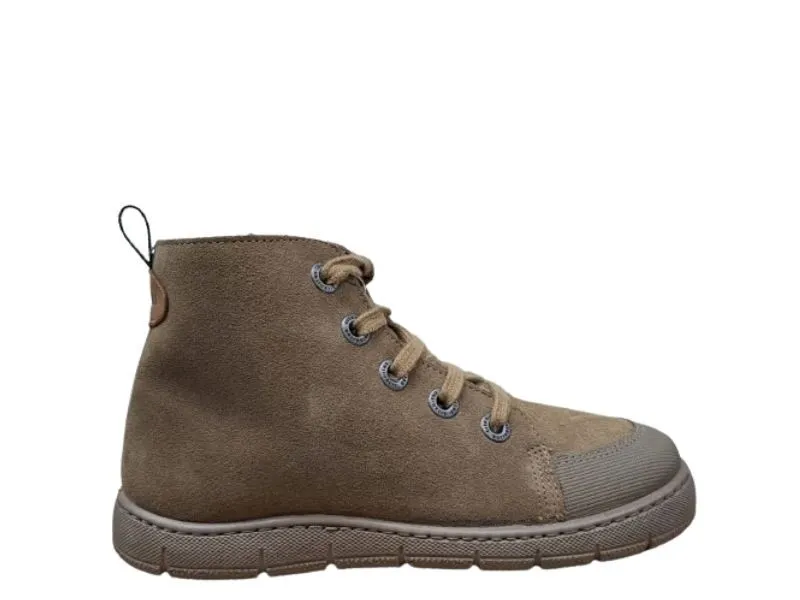 BOTA DE PIEL CON FORRO DE PELO TITANITOS EN COLOR TAUPE U312 LEVA