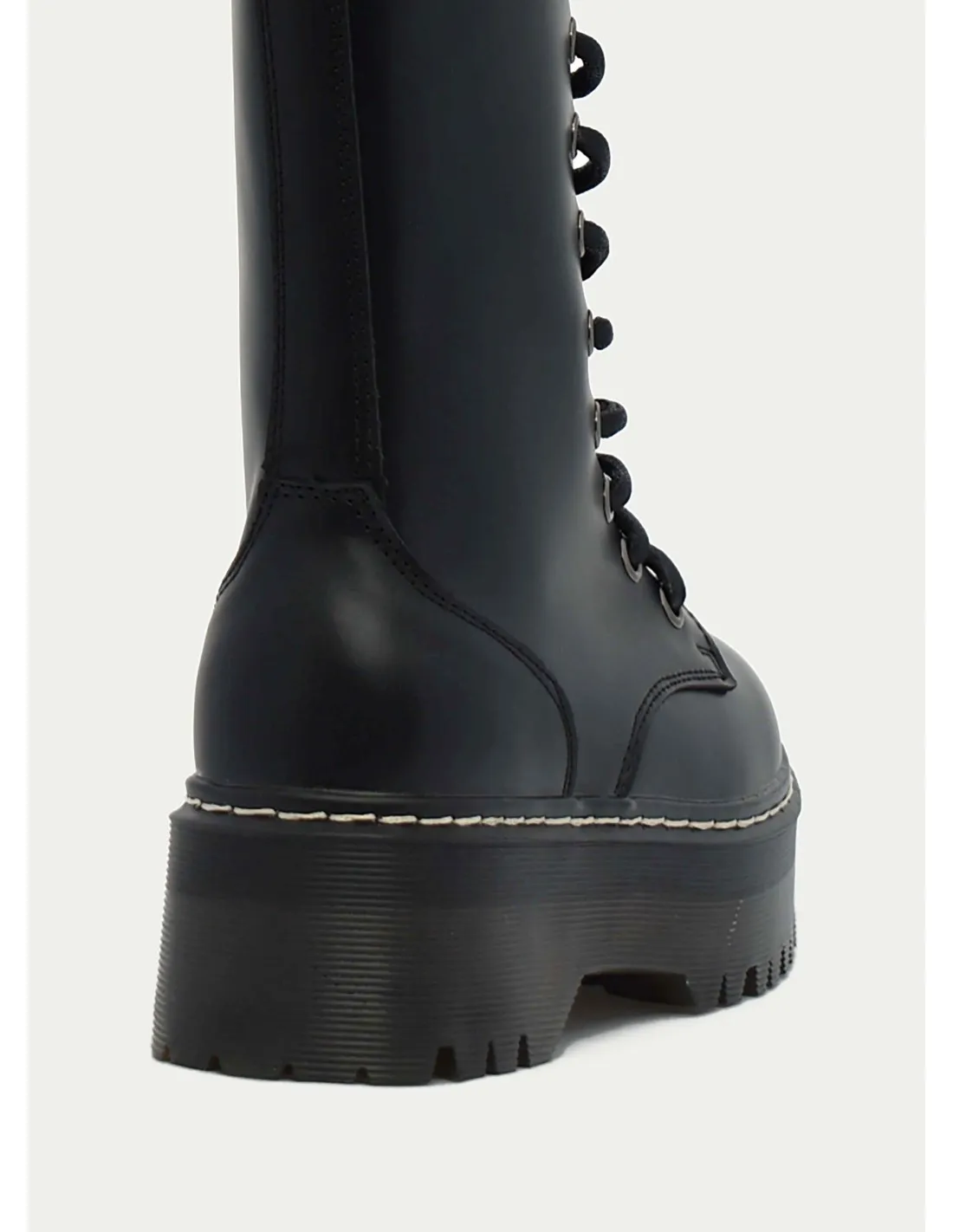 BOTAS Y BOTINES EMMSHU ARLETHI NEGRO 