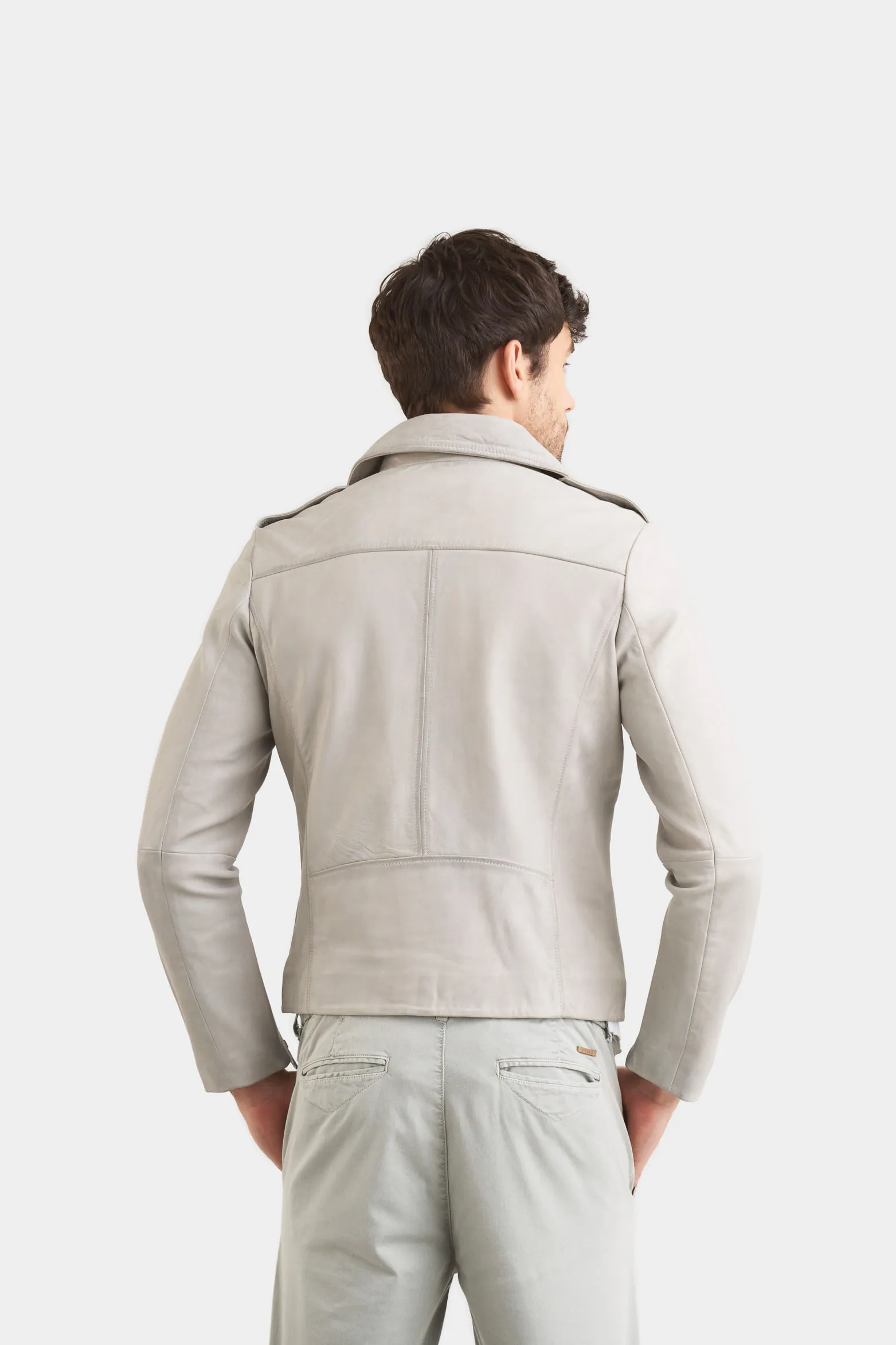 Chaqueta biker seta de cuero para hombre silueta semi ajustada