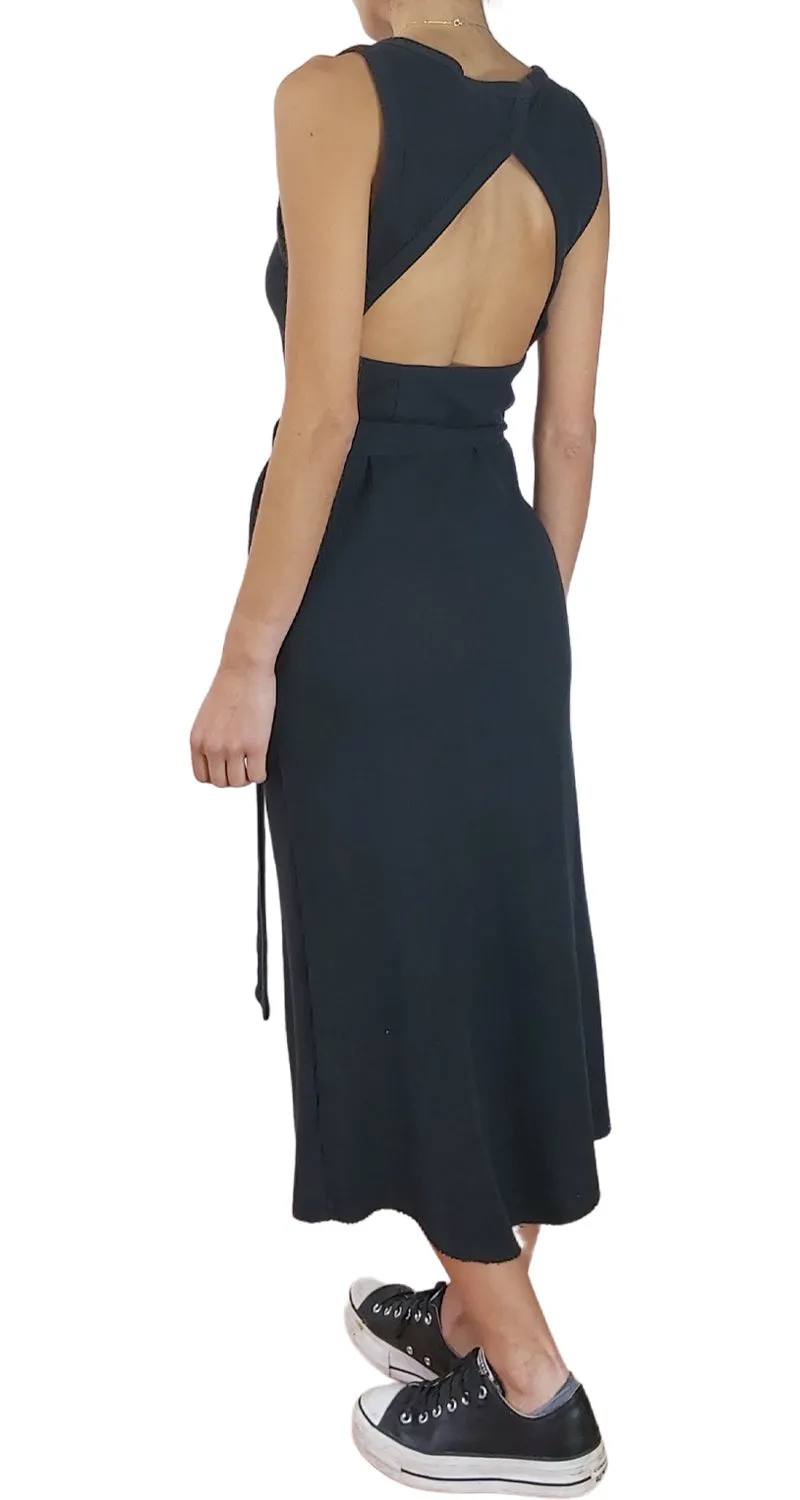 CHER Vestido Negro Escote