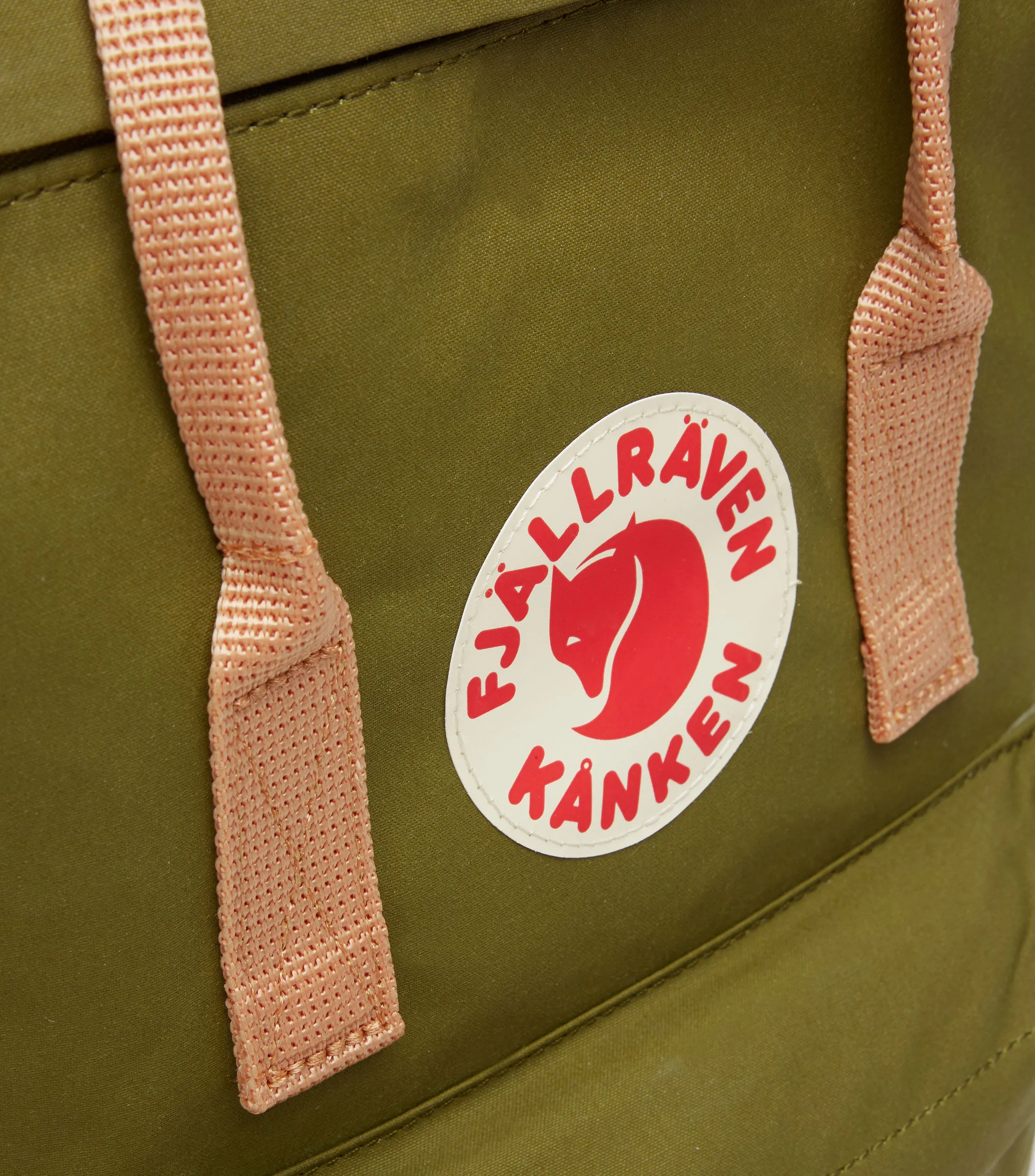 Fjällräven Mochila Kånken Foliage Green Peach Unisex