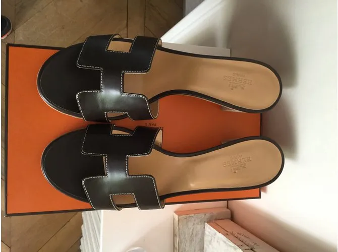 Hermès Cuero Oasis Mule Moka 38,5 Marrón oscuro 