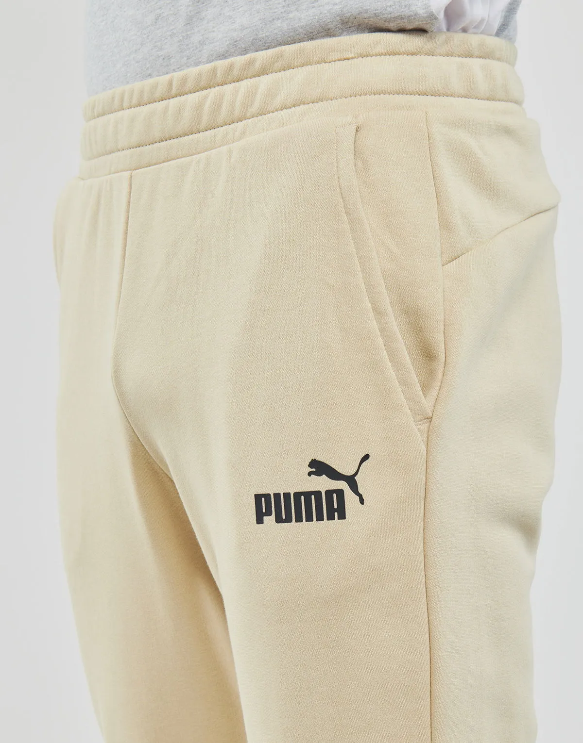 Puma bottoms ESS LOGO