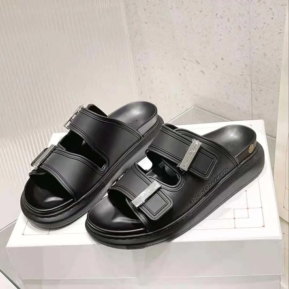 Sandalias híbridas para mujer de Alexander Mcqueen en negro/plateado