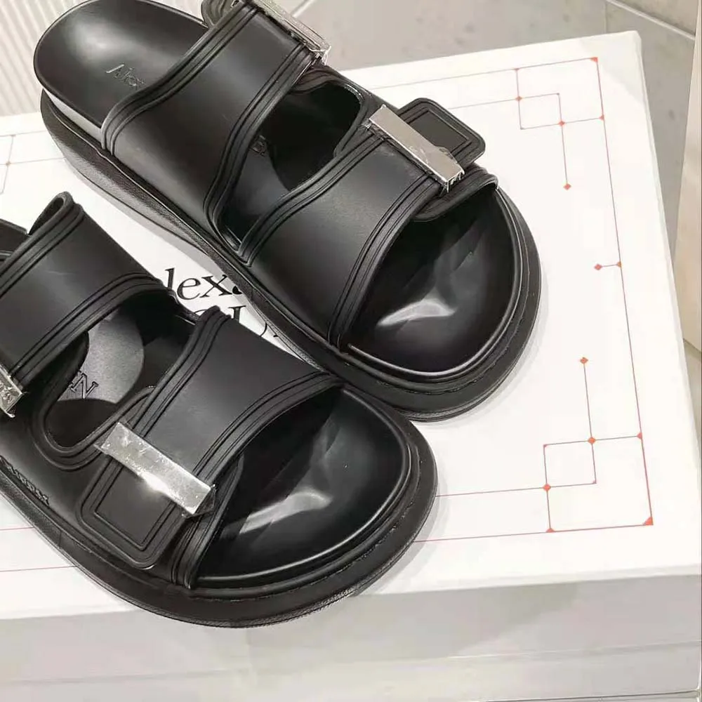 Sandalias híbridas para mujer de Alexander Mcqueen en negro/plateado