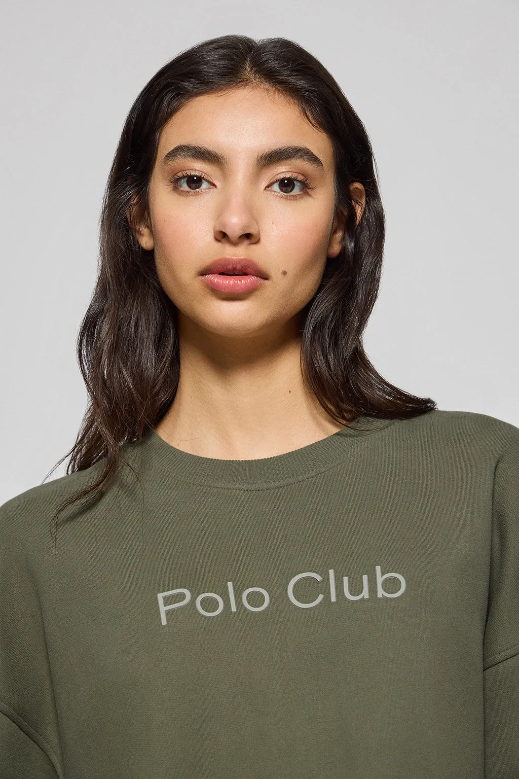 Sudadera básica de cuello redondo verde con logo frontral Polo Club engomado