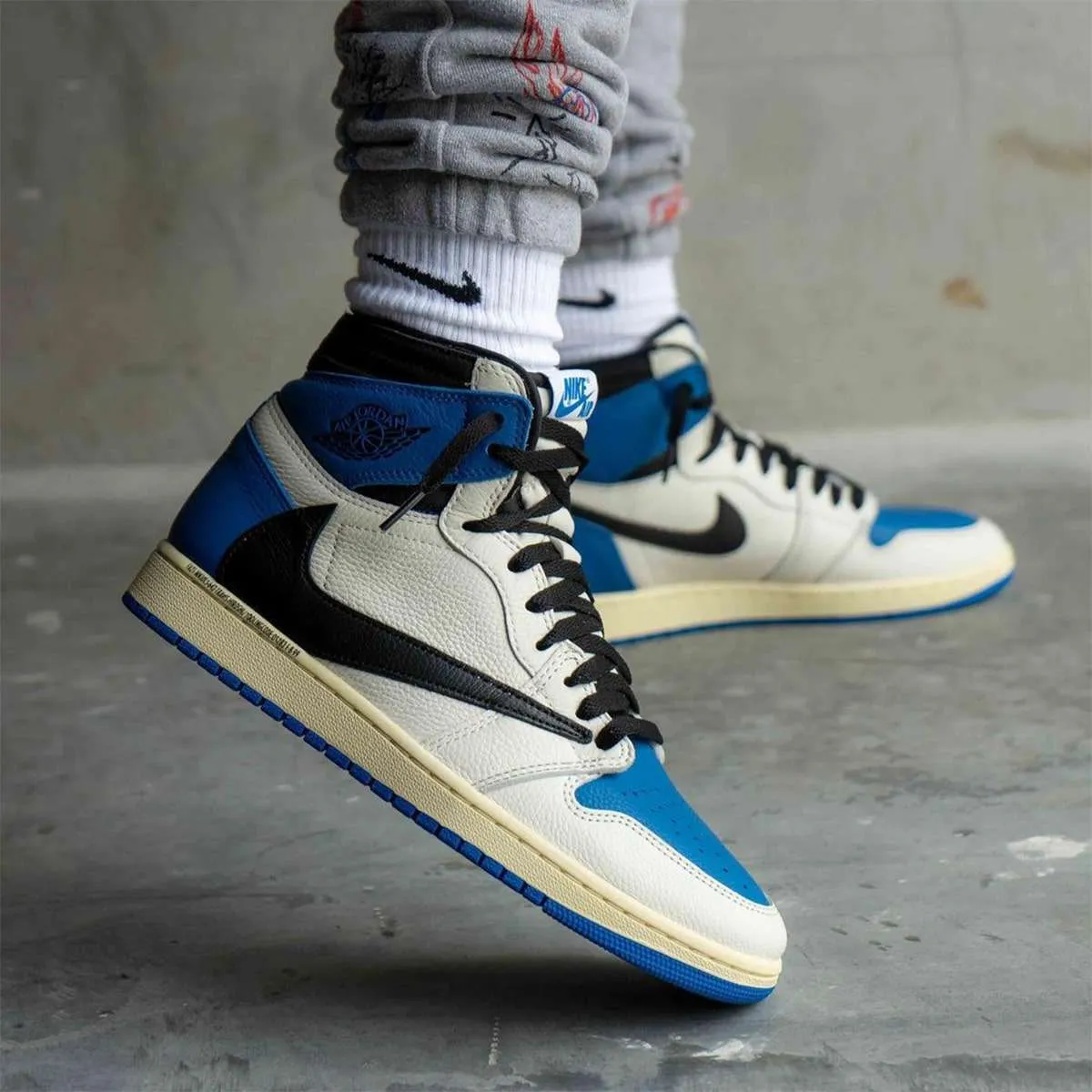 Travis Scott x Fragment x Air Jordan High OG «Military Blue»