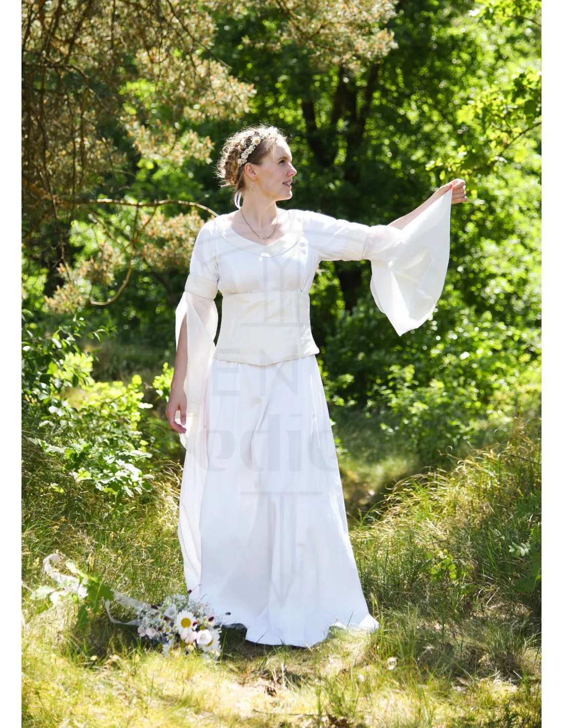 Vestido de novia medieval con corpiño, blanco natural