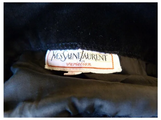 Yves Saint Laurent Afueras Negro 