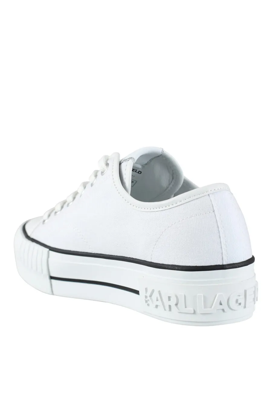 Zapatillas blancas estilo converse con logo 